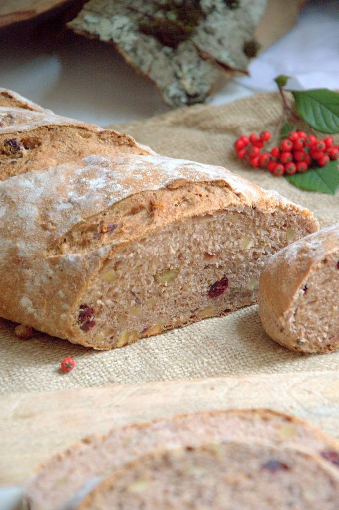 Panes Rojos Pan de nueces y arándanos | La Cuchara Azul Este pan de Nueces y ...